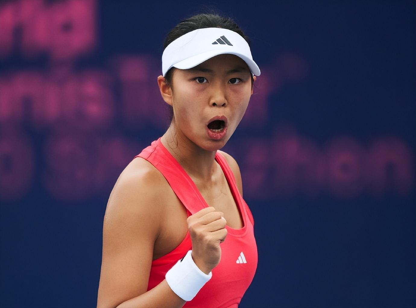 熊猫tv-恭喜！中国女网17岁1米81新星崛起：成人赛连胜看齐郑钦文王欣瑜